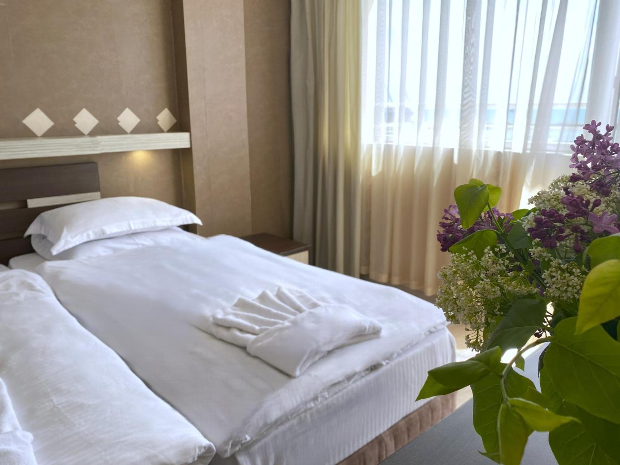 Lotos Hotel Балчик Екстер'єр фото